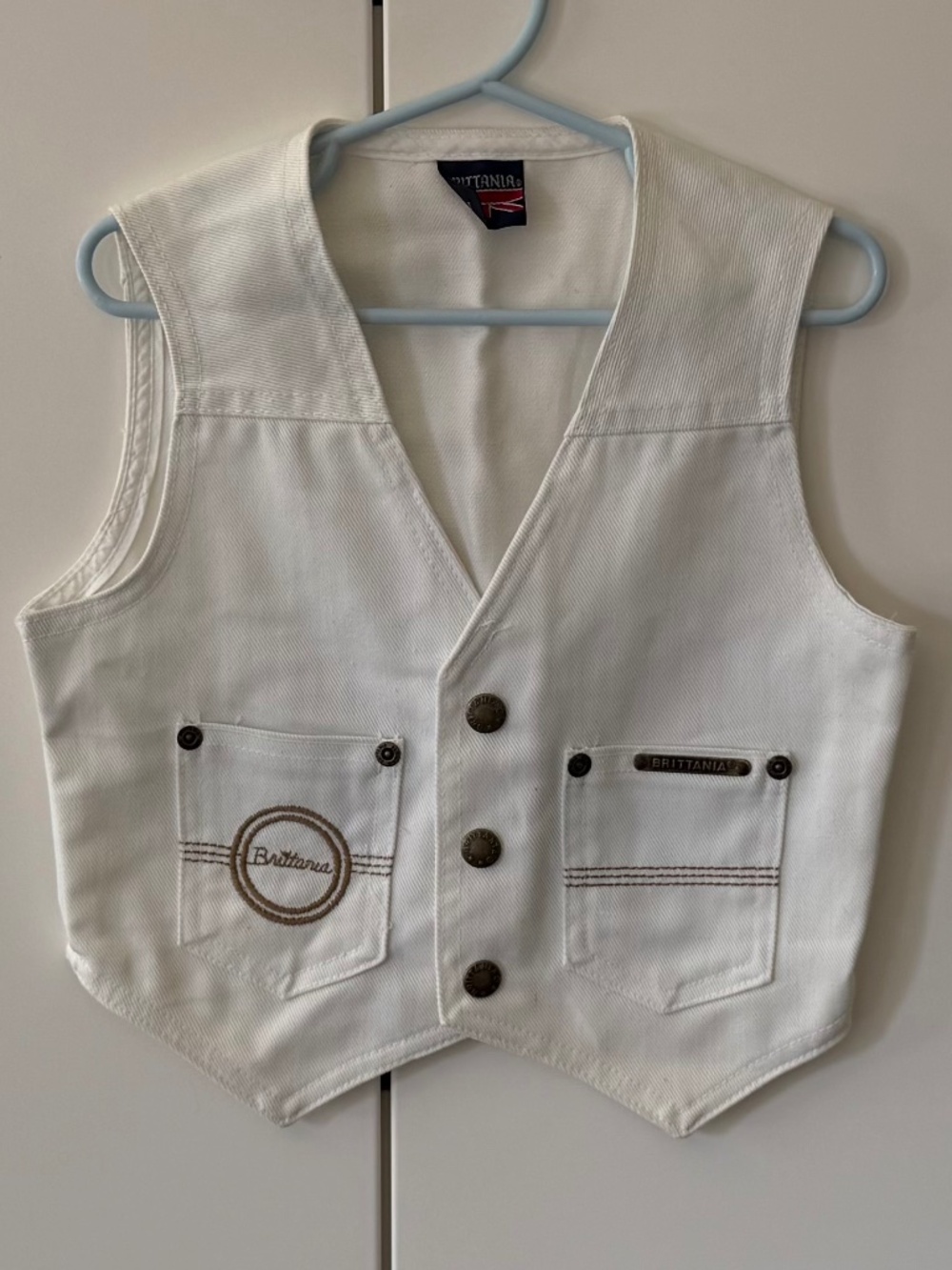 Vintage kids size 6 white denim Britannia vest. Pristine condition.